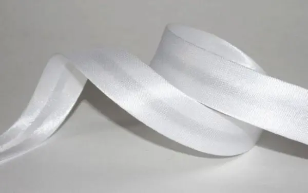 Косая бейка белая